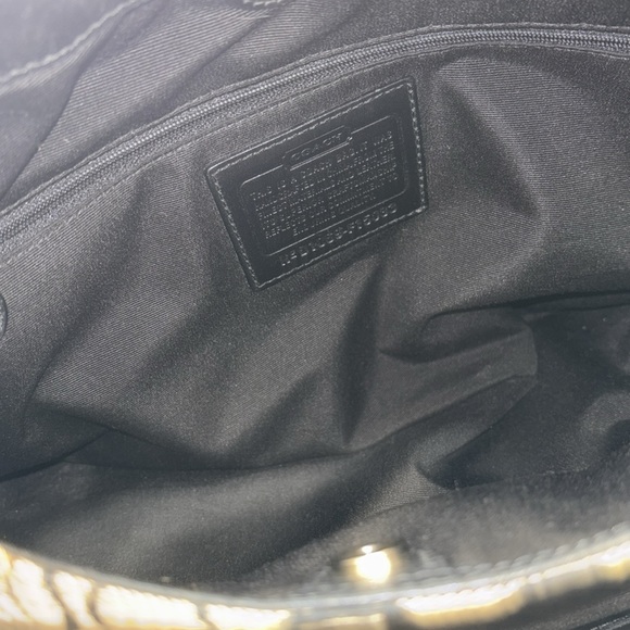 Vintage Coach bag  3 compartments.   Measured 10”h x 14”w x4”d - Picture 7 of 9